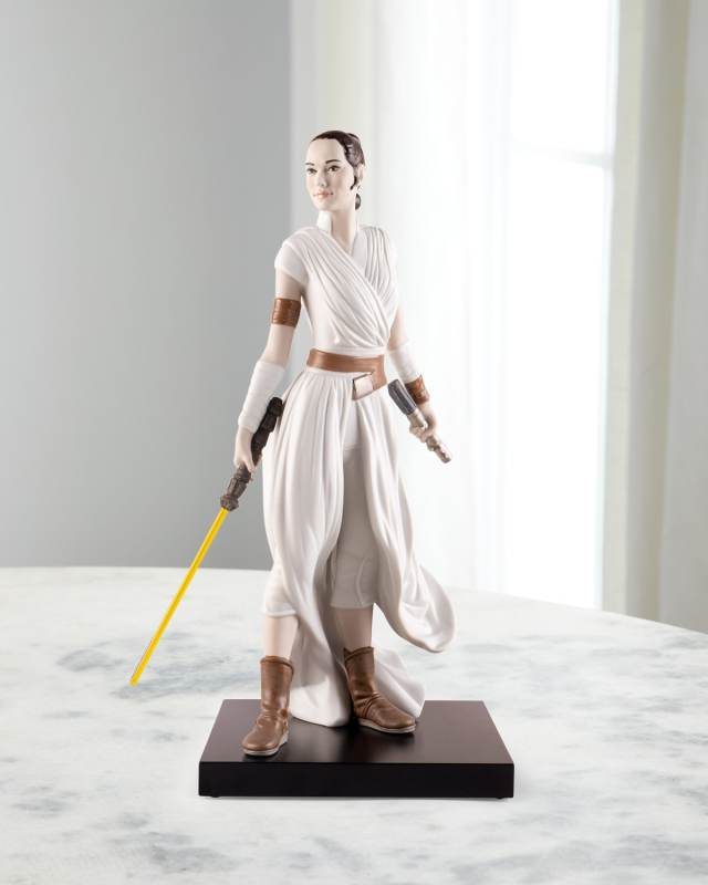 Rey Sculpture